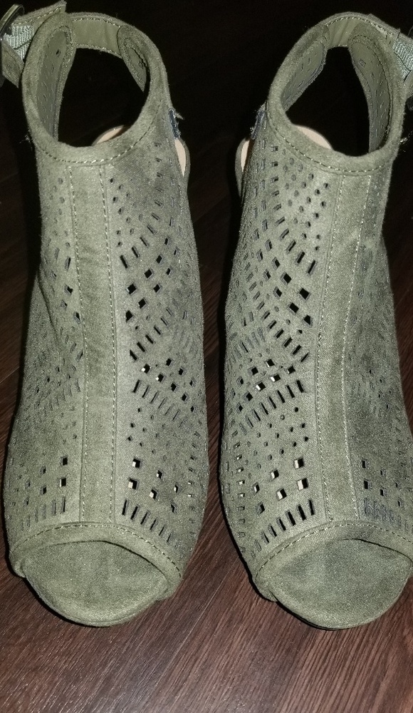 Madden Girl Sandals Hell's